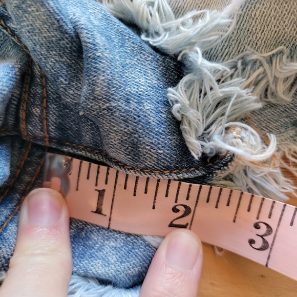 AE High-rise Denim Festival Short ~ 10 - Picture 5 of 9